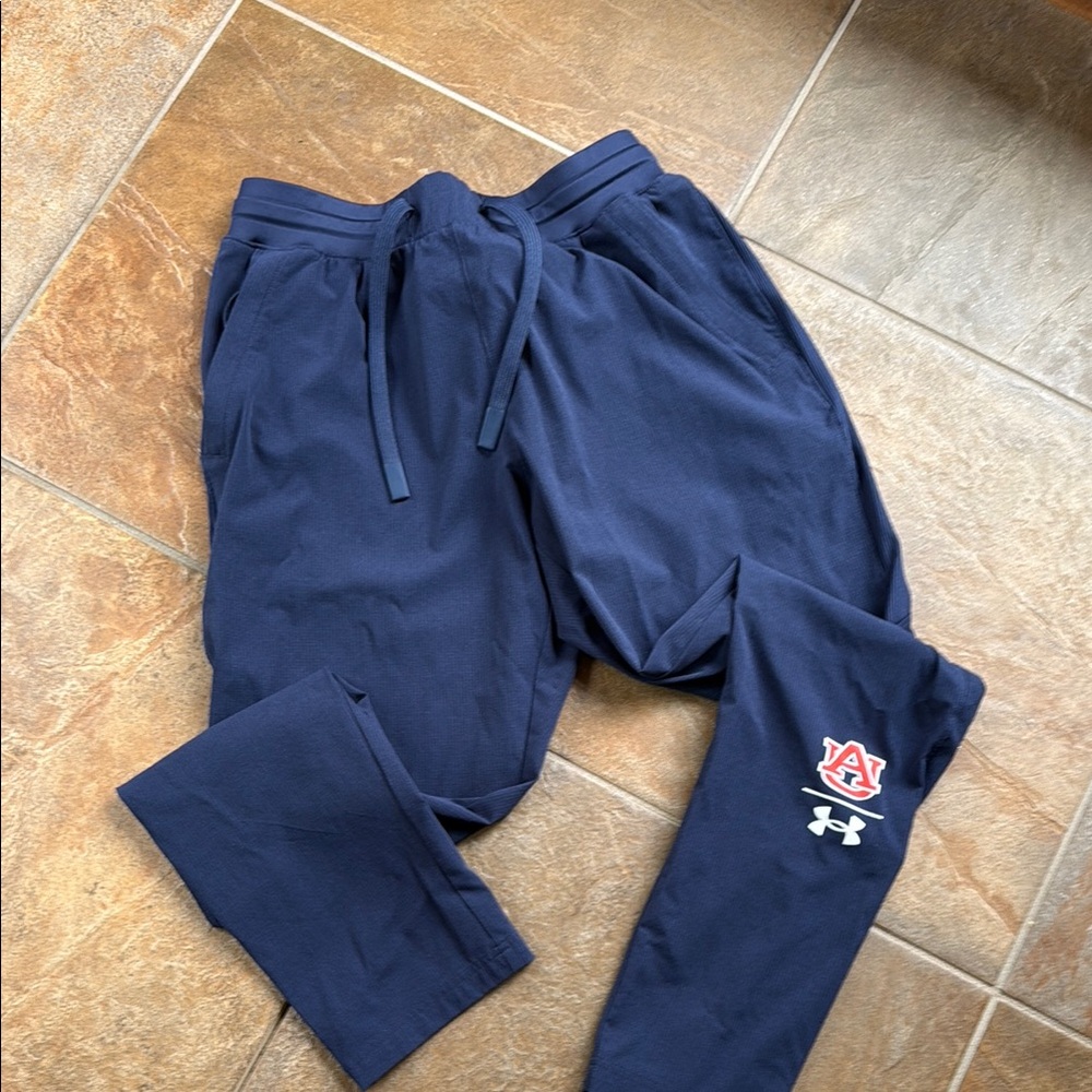 Auburn university Tigers women’s Large Under Armour Dark Blue Joggers with Logo